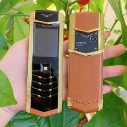 V9 Straight Plate Mobile Phone with Metal Leather Body, Dual Card Dual Standby Invisible Keyboard, GSM 2G Network, Elderly Phone