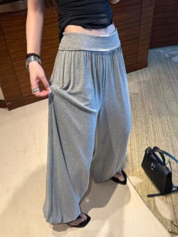 [EAM] High Elastic Waist Black Gray Brief Long Casual Wide Leg Pants New Trousers Women Fashion Tide Spring Autumn 2026 1DJ8226