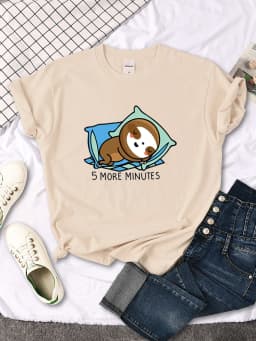 T-Shirts Cat Is Looking At The Cup Lovely Printed T Shirt For Woman Goth Korean Style Women Clothes Funny Vintage Womens Tshirt