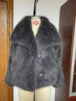 Women's Artificial Fur Coat with Large Lapel Short Fashionable Fox Fur Style Fluffy Plush Clothing for Ladies