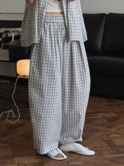 [EAM] High Elastic Waist Blue Plaid Brief Casual Wide Leg Pants New Trousers Women Fashion Tide Spring Autumn 2026 1DJ0747