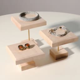 Solid Wood Walnut Jewelry Display Stand Mini Desktop Riser Bracelet Watch Display Plate Cosmetics Rack Holder Doll Organizer