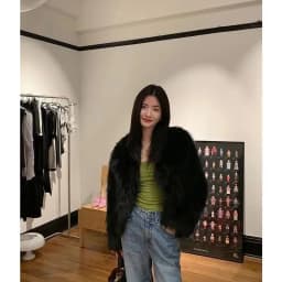 Korean Style Short Fur Jacket Women's Slimming Fashionable Warmth V-Neck Thickened Synthetic Leather Coat for Autumn Winter