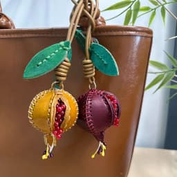 Cute Hanger Pomegranate Fruit Pendant Handmade Car Keyring Leather Keychain Creative Fashion Bag Pendant Accessories Women Girls
