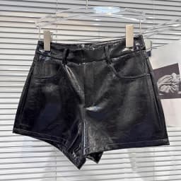 DEAT 2025 Autumn Winter New Fashion Solid Color PU Leather Boot Short Pant For Women High Waist Versatile Shorts Female 11A07168