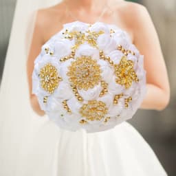 17design New White Wedding Bride Holding Flowers Artificial Bouquet Ribbon Rhinestone Pearl Bouquet Decoration Bride Groom Dance