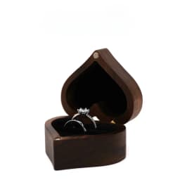 1PCS Love Heart Shaped Walnut Wood Ring Box Free Engraving Name For Wedding Ceremony Jewelry Box Storage Proposal Wedding Gift