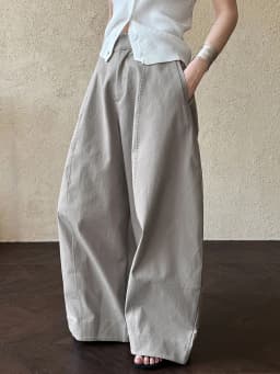 [EAM] High Waist White Pocket Brief Shaped Long Wide Leg Pants New Trousers Women Fashion Tide Spring Autumn 2026 1DJ0735