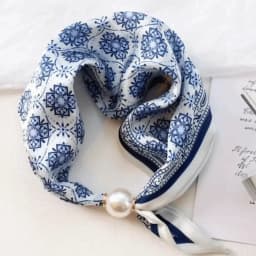 High End Chic Lazy Scarf Lightweight Convenient Magnetic Buckle Scarf Polyester Printed Design Pearl Decoration Scarf Vacation