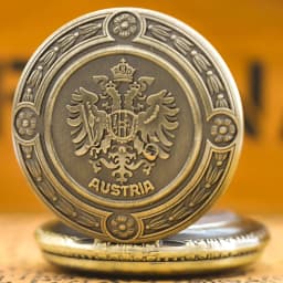 Vintage Bronze Clamshell Double Eagle Nurse Relief Necklace Quartz Pocket Watch Gift Universal For Male And Female Students