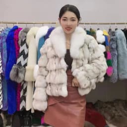 Women's Short Real Fox Fur Winter Jacket Thick Warm Natural Coat Fashion Outerwear for Cold Weather