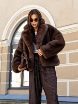 Winter Solid Brown Fluffy Fur Jacket Coat Women Lapel Long Sleeve Thicken Warm Jacket Female High Quality Loose Fur Outwears