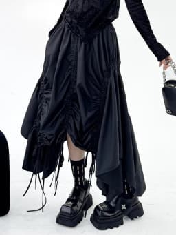 [EAM] High Elastic Waist Black Irregular Hem Drawstring Half-body Skirt Women Fashion Tide New Spring Autumn 2026  1DJ0643