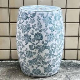 White Porcelain and Drawn Blue Shoe Hand Changing Stool Ceramic Drum Bathroom Neoclassical Imitation Sitting Stool Low Round