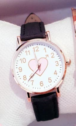 Cute Heart Pattern Dial Girls Quartz Wrist Watch Simple Leather Band Fashion Watch For Student Daily Gift