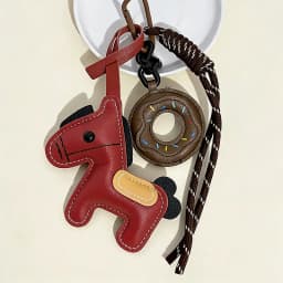 Stylish PU Leather Cat Pendant Keychain Bag Charm Hanging -Fashionable & Fun Accessory for Bags