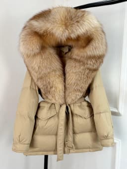 2026 New Fashion Winter White Duck Down Jacket Women Real Natural Fox Fur Hooded Thick Warm Belted Puffer Down Coat Warm Parka