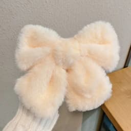 1pc New Korean version autumn and winter plush bow hair clip, velvet back of the head hair clip, furry clip hair accessory