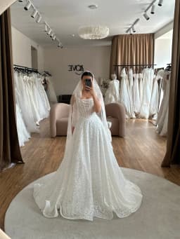 Tokyo Customized White A-Line Wedding Dresses Spaghetti Strap Sleeveless Lace Bridal Gowns Court Train Elegant Wedding Gowns