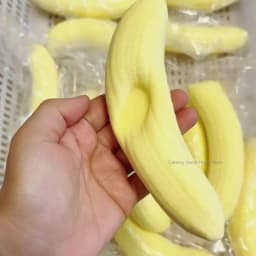 Banana Squishy Simulated Kawaii Soft Sensory Fidget Ball Hand Relax PU Material Yellow Banana Fidget Home Accessories