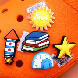 Original Space Alien Designer Shoe Charms 5pcs/lot Shoe Buckle Accessories Luxury Rainbow Sun Clog Dog Upper Jewelry Decorations