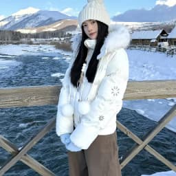 Snowflake Embroidery Winter Padded Jacket Women 2026 Thick Large Faux Fur Collar Hooded Parkas Female Sweet Short Puffer Jackets
