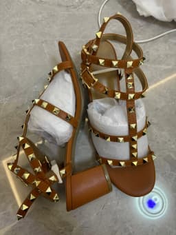 Women Elegant Low Heels Sandals Front Open Toe Lock Stud Buckle T-Strap British Shoes Fuchsia Beige Matte/Shiny Leather Pumps 42
