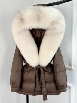 2026 New Fashion Winter White Duck Down Jacket Women Real Natural Fox Fur Hooded Thick Warm Belted Puffer Down Coat Warm Parka