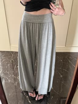 [EAM] High Elastic Waist Black Gray Brief Long Casual Wide Leg Pants New Trousers Women Fashion Tide Spring Autumn 2026 1DJ8226