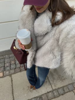 Winter High Quality Thick Warm Faux Fur Coat Women Big Lapel Loose Short Fluffy Fur Jacket Female Fury Plush Jacket Overcoat