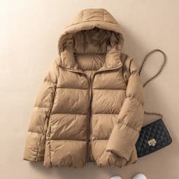 Lagabogy 2025 Winter New Light Hooded Warm Puffer Jacket Women 90% White Duck Down Soft Coat Female Casual Bread Short Outwear