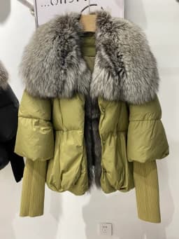 2026 Winter Real Fox Fur Collar White Duck Down Padded Down Jacket Regular Fashion Warm Big Fur Collar Women's Coat