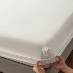 High Quality Fitted Sheet - Microfiber Soft Touch, Deep Pocket 25cm, Wrinkle Free Anti-Slip, Solid Color Twin/Full/Queen/King