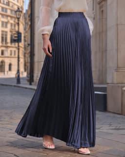 2026 New Spring Summer For Women 22 Solid Colors Midi Flowing Draped Large Hem Long High Waist Pleated Skirt Sweet Elegant