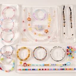 A Transparent Acrylic Jewelry Display Tray Suitable For Jewelry Bracelets And Antique Bracelet Holders Used For Storage And Disp