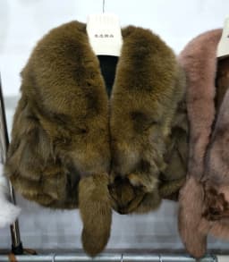Natural Fox Fur Jacket Shawls Real Fox Fur Jacket Women Winter Natural Fur Vest Fashion Short Coat Shawl Temperament