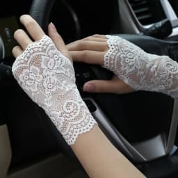 Women's Lace Sunscreen Outdoor Half Finger Driving Gloves Summer Thin Elastic Breathable Bridal Fashion Touch Screen Fingerless