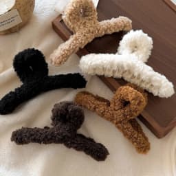 1pc Autumn/Winter Korean-style Gentle New Lamb Wool Cross Large Hair Claw Shark Clip Hair Accessory, Suitable for Daily Use
