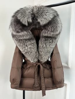 2026 New Fashion Winter White Duck Down Jacket Women Real Natural Fox Fur Hooded Thick Warm Belted Puffer Down Coat Warm Parka