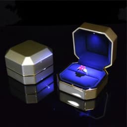 1Pc LED Jewelry Ring Box Luxury Velvet Rubber Necklace Pendant Gift Display Box With Light For Proposal Engagement Wedding Case
