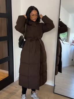 Elegant Long Belted Waist Tie Hooded Puffer Coat Quilted Thick Maxi 2026 Winter Daily Travel Outdoor Outerwear Casual Overcoat