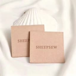 50pcs SHEEPSEW Microfiber Jewellery Envelope Pouches Custom Deboss Logo Multi Colors Jewelry Packaging Bag For Bridesmaid