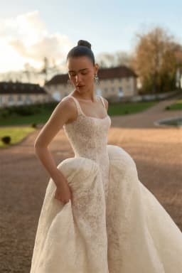 Kyoto Customized White Flower Lace Thick Strap Wedding Dress Square Neck Vestidos De Noche Ballgown Court Train Robe De Mariée
