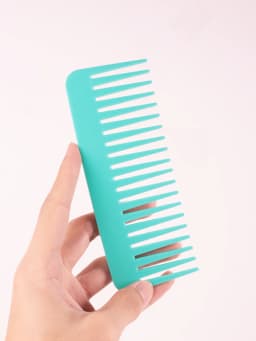1 Thick Plastic Heat-Resistant, Anti-Static Long Toothed, Wide Toothed Salon Hairstyle Comb Special for Real Hair Wigs