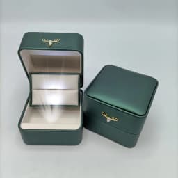 Custom LOGO PU Leather LED Jewelry Box Creative Deer Buckle Proposal Ring Pendant Case Paired Ring Jewelry Packaging Box Gift