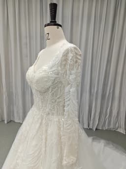 SL-9387 Customized Suli Romantic V-NECK Bride Wedding Dress 2025 Lace Appliques Beading Bohemian Lace-up Bridal Gown