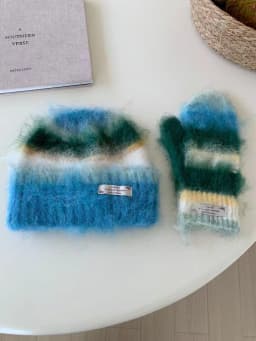 Striped Rainbow Beanies Hat Gloves Two Piece Set For Women&Men Winter Warm Skullis Hats Unisex Outdoor Coldproof Gloves Caps Set