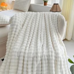 1 Pc Luxury Faux Rabbit Fur Throw Blanket Soft Warm White Striped Fluffy Blankets for Sofa Office Naps Single Double Plush Plaid