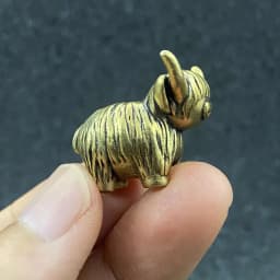 Mini Copper Highland Cow Figurine Charming Exquisite Detailing Vintage Brass Decor Desk Ornament for Home Office Creative Gifts