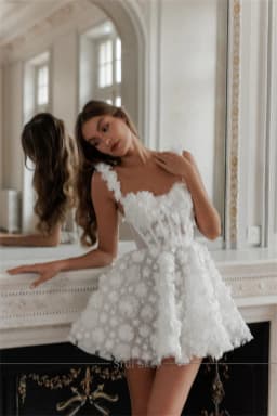 Customized 3D Lace Exquisite Spaghetti Straps Mini Wedding Dress Short Stunning Bridal Dress for a Unique and Trendy Style